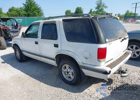 1997 Chevrolet Blazer from USA, damaged, VIN 1GNDT13W4V2100457